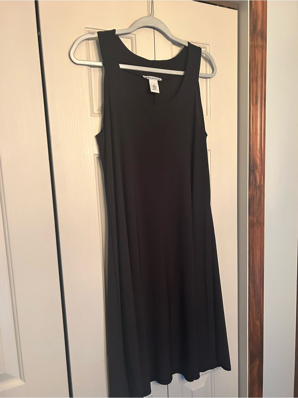 Everyday Sleeveless Midi Dress — Black